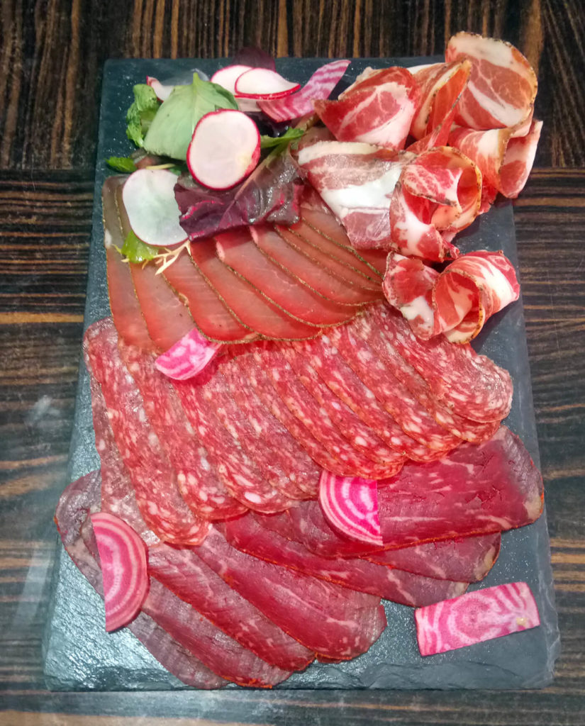 Assiette de charcuterie